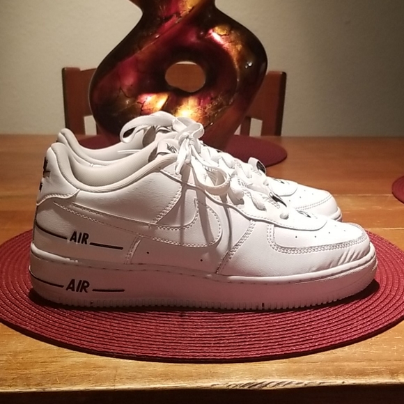 Nike Air Force One AF1. Size 8.5 - Picture 5 of 12